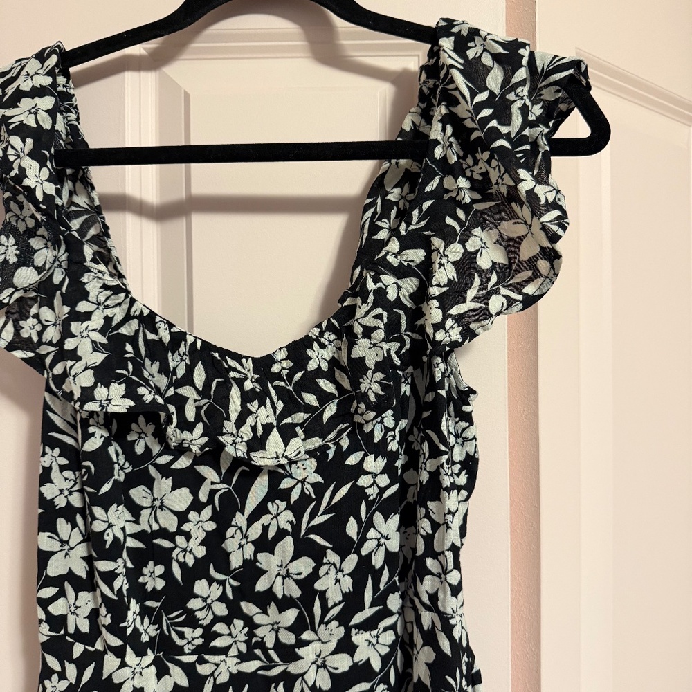 Black & white floral
